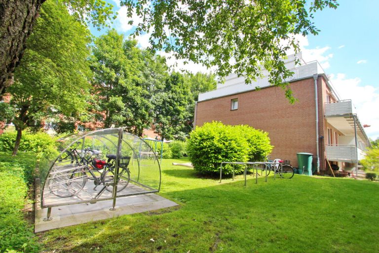 Immobilienangebot - Hamburg - Alle - Vermietete Eigentumswohnung mit Tiefgaragenstellplatz und Balkon  in Hamburg-Meiendorf.
