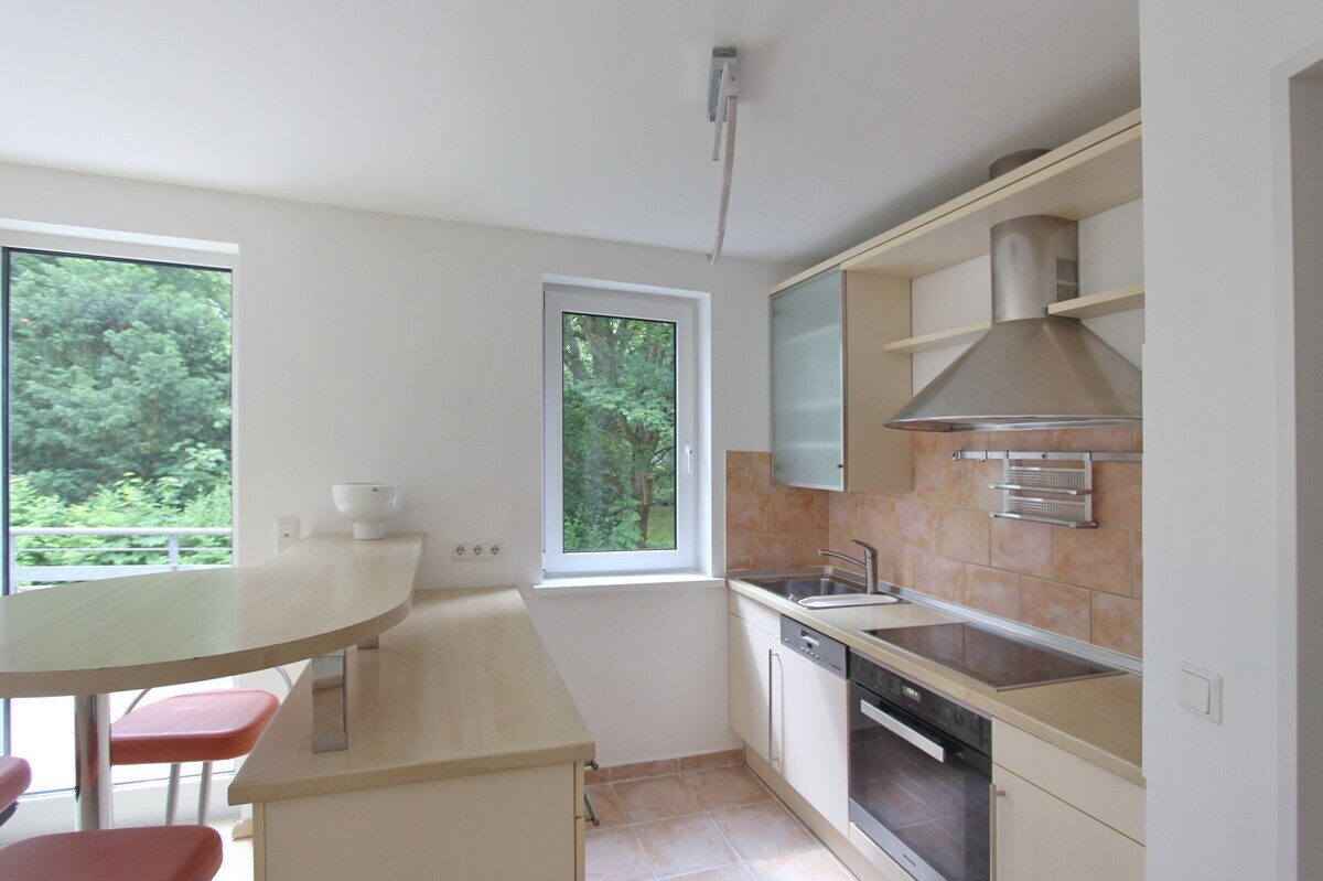 Küche Immobilienangebot - Hamburg - Haus_Wohnung - Helle 2-Zimmer-Wohnung mit Balkon und Tiefgaragen-Stellplatz in Hamburg-Hummelsbüttel
