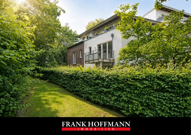 Immobilienangebot - Hamburg - Haus_Wohnung - Helle 2-Zimmer-Wohnung mit Balkon und Tiefgaragen-Stellplatz in Hamburg-Hummelsbüttel