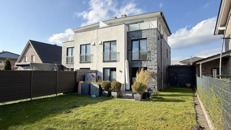 Immobilienangebot - Kaltenkirchen - Haus_Wohnung - Energieeffiziente & neuwertige Doppelhaushälfte in bester Lage von Kaltenkirchen