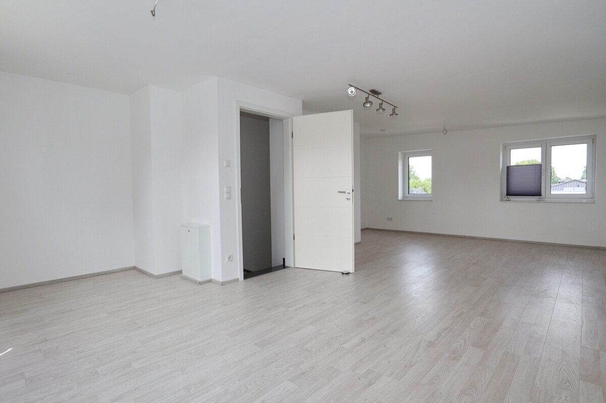 Immobilienangebot - Kaltenkirchen - Haus_Wohnung - Energieeffiziente & neuwertige Doppelhaushälfte in bester Lage von Kaltenkirchen