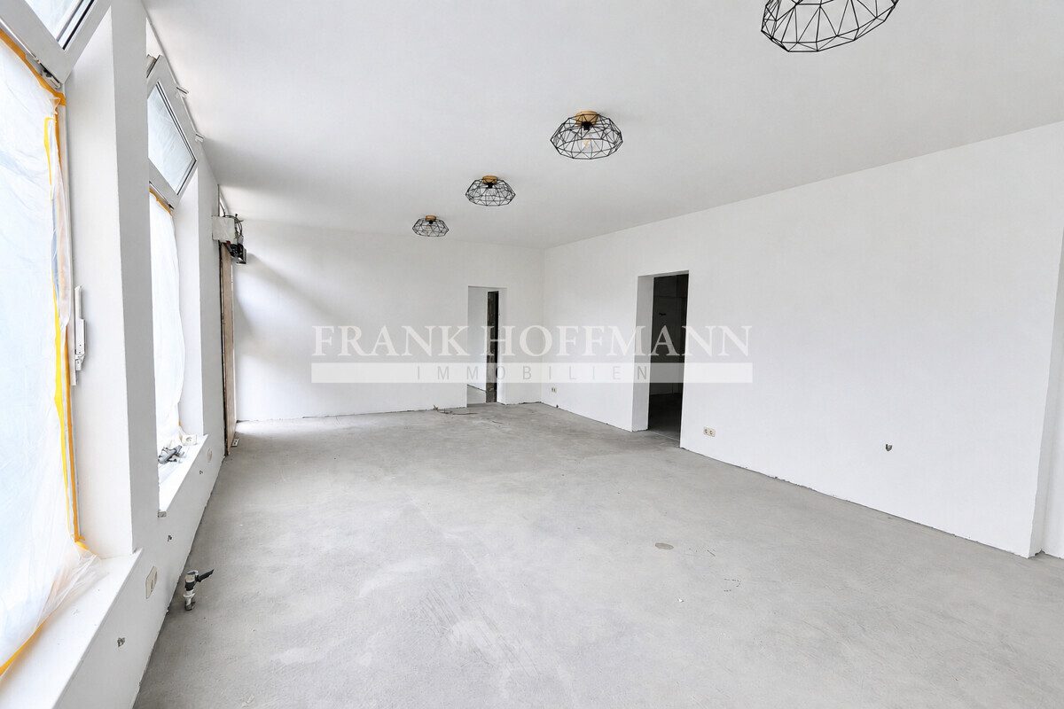 M2546 Gewerberaum 1 Immobilienangebot - Hamburg - Commercial_Büro - Büro-/ Ladengeschäft mit hervorragender Sichtbarkeit in Hamburg-Poppenbüttel