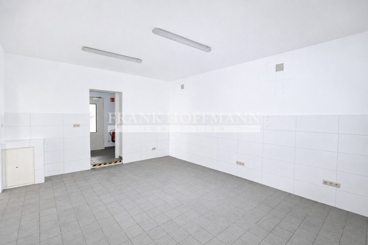 M2546 Gewerberaum 4 Immobilienangebot - Hamburg - Commercial_Büro - Büro-/ Ladengeschäft mit hervorragender Sichtbarkeit in Hamburg-Poppenbüttel
