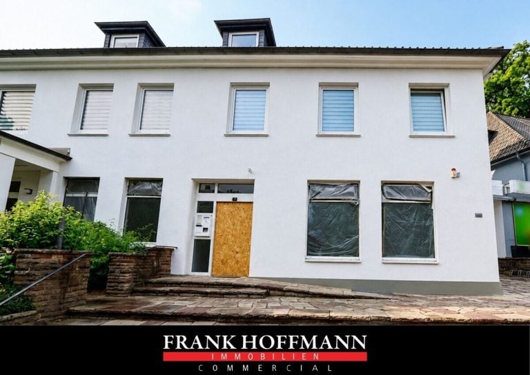 Immobilienangebot - Hamburg - Commercial_Büro - Büro-/ Ladengeschäft mit hervorragender Sichtbarkeit in Hamburg-Poppenbüttel