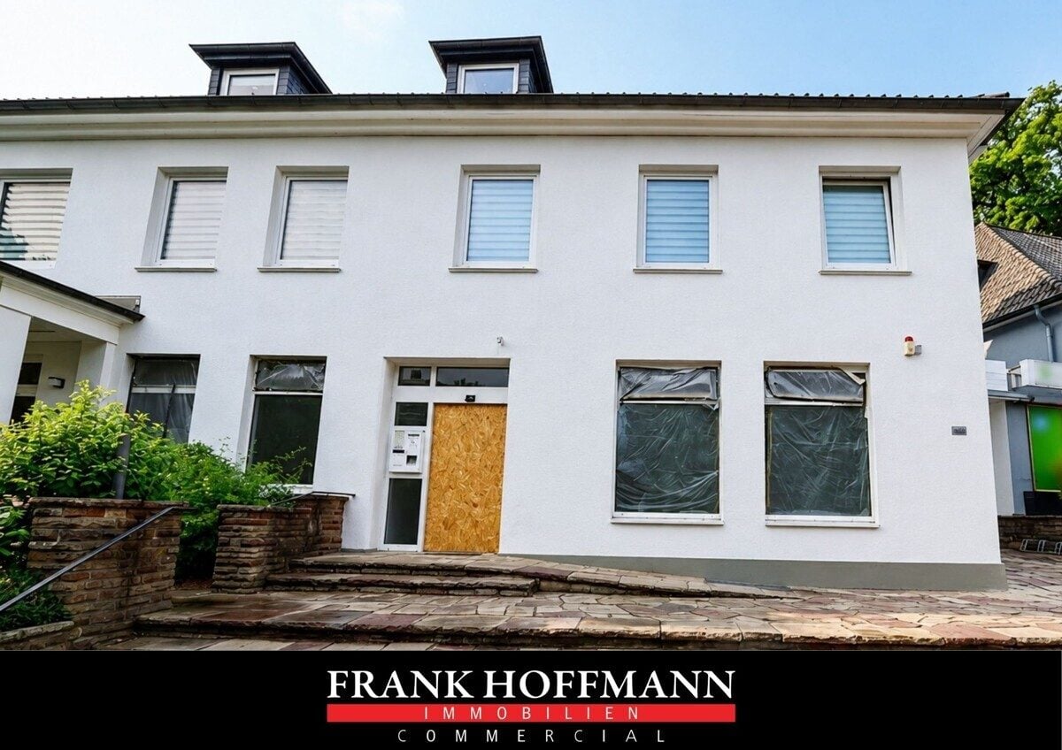 Immobilienangebot - Hamburg - Commercial_Büro - Büro-/ Ladengeschäft mit hervorragender Sichtbarkeit in Hamburg-Poppenbüttel