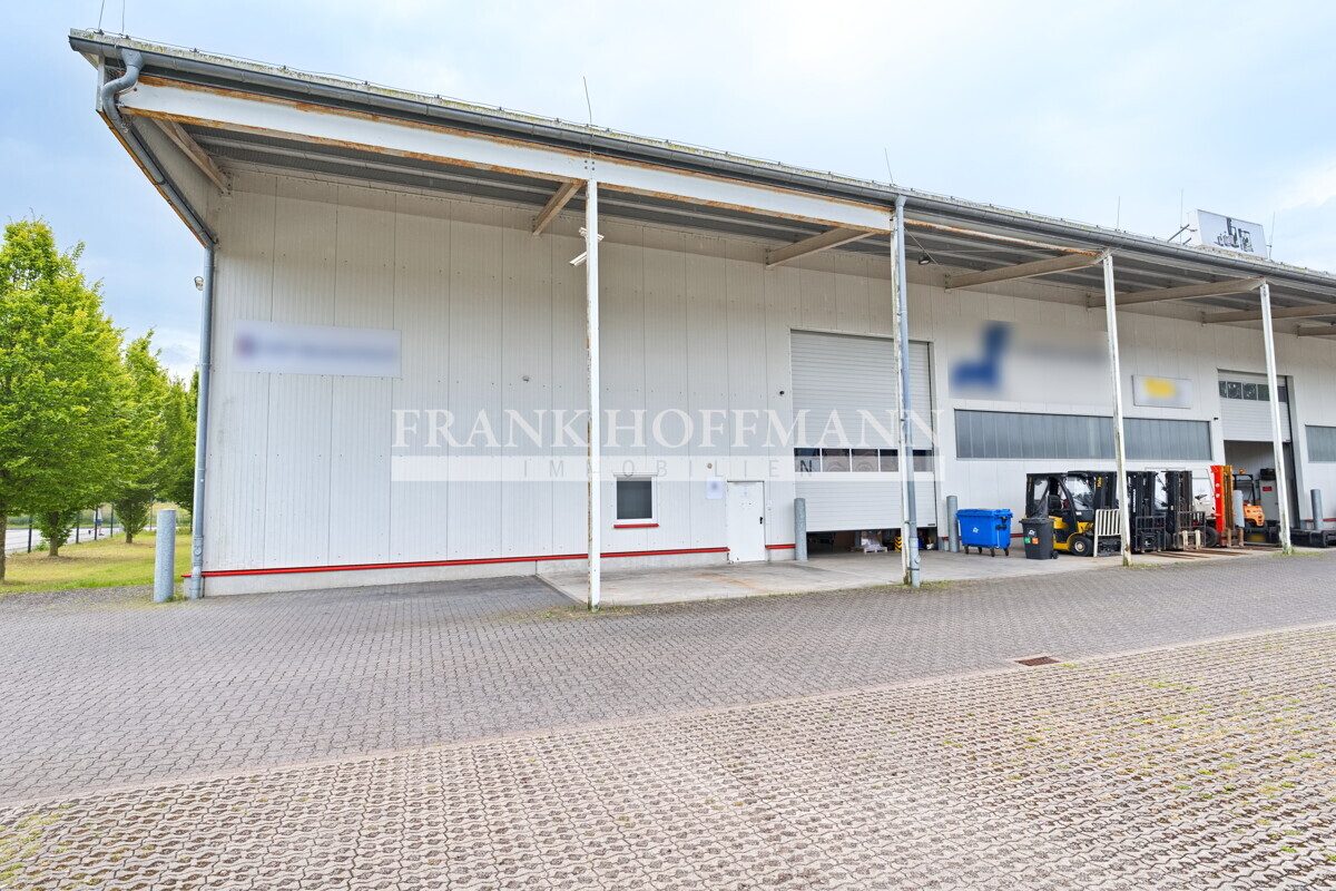 M2555-Halle Außenansicht 1 Immobilienangebot - Henstedt-Ulzburg - Commercial_Hallen - Moderne Warmhalle mit 10,19 m Hallenhöhe und vielseitiger Ausstattung in Henstedt-Ulzburg