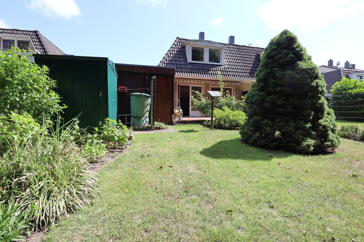 Immobilienangebot - Henstedt-Ulzburg - Haus_Wohnung - Zu mieten: Doppelhaushälfte mit Carport und Teilkeller in Henstedt-Ulzburg, Ortsteil Rhen