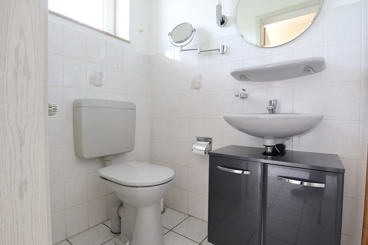 Immobilienangebot - Henstedt-Ulzburg - Haus_Wohnung - Zu mieten: Doppelhaushälfte mit Carport und Teilkeller in Henstedt-Ulzburg, Ortsteil Rhen