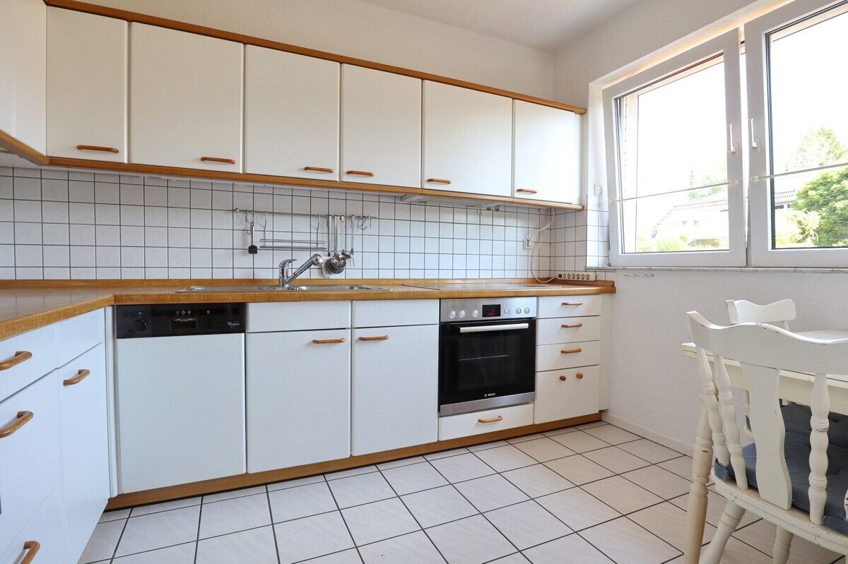 Immobilienangebot - Henstedt-Ulzburg - Haus_Wohnung - Zu mieten: Doppelhaushälfte mit Carport und Teilkeller in Henstedt-Ulzburg, Ortsteil Rhen