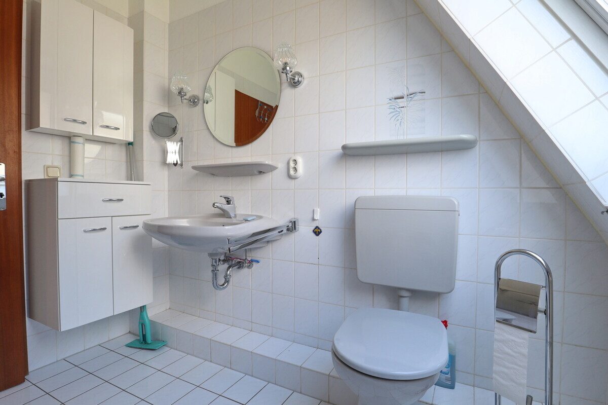 Immobilienangebot - Henstedt-Ulzburg - Haus_Wohnung - Zu mieten: Doppelhaushälfte mit Carport und Teilkeller in Henstedt-Ulzburg, Ortsteil Rhen