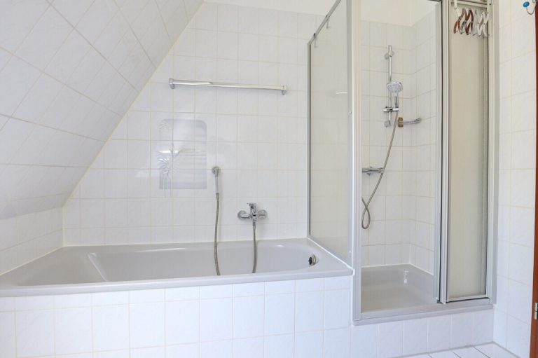 Immobilienangebot - Henstedt-Ulzburg - Haus_Wohnung - Zu mieten: Doppelhaushälfte mit Carport und Teilkeller in Henstedt-Ulzburg, Ortsteil Rhen