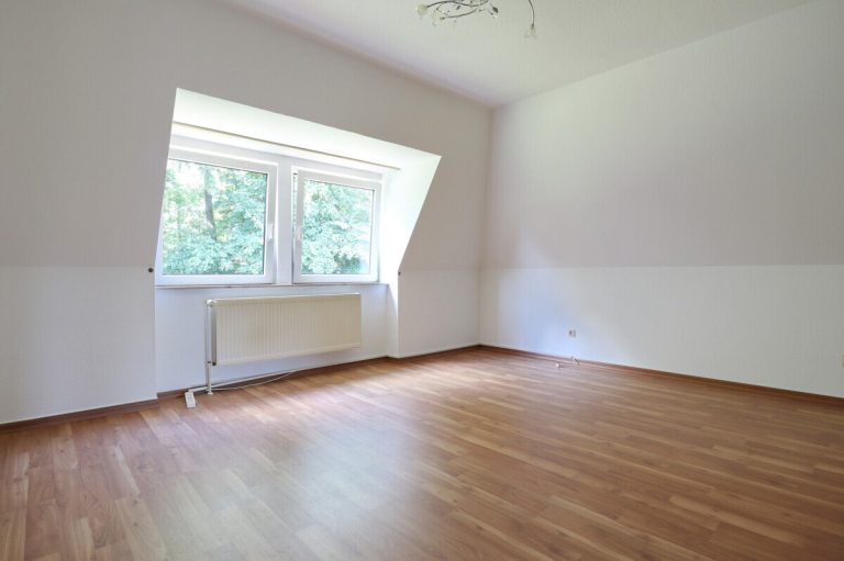 Immobilienangebot - Henstedt-Ulzburg - Haus_Wohnung - Zu mieten: Doppelhaushälfte mit Carport und Teilkeller in Henstedt-Ulzburg, Ortsteil Rhen