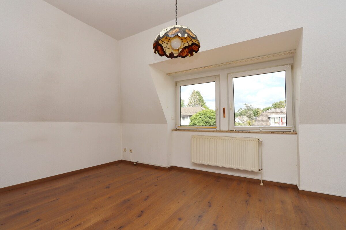 Immobilienangebot - Henstedt-Ulzburg - Haus_Wohnung - Zu mieten: Doppelhaushälfte mit Carport und Teilkeller in Henstedt-Ulzburg, Ortsteil Rhen