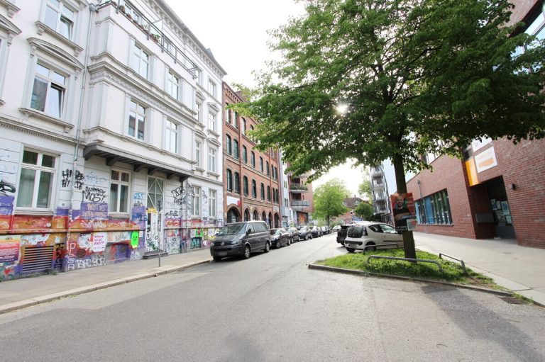 Immobilienangebot - Hamburg - Haus_Wohnung - Altbauflair, modernes Design und Elbblick – Wohnen auf St. Pauli