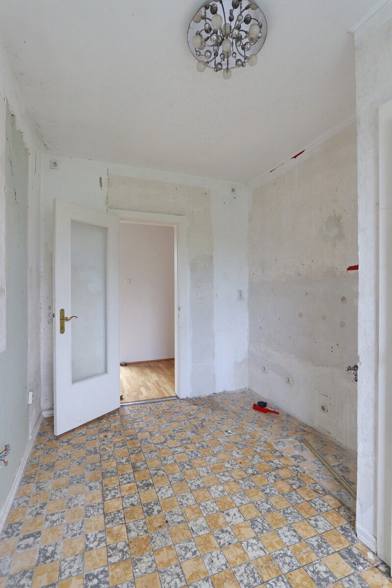 Küche (2) Immobilienangebot - Hamburg - Haus_Wohnung - Geräumige 2-Zimmer Wohnung mit Potenzial in Hamburg Farmsen-Berne