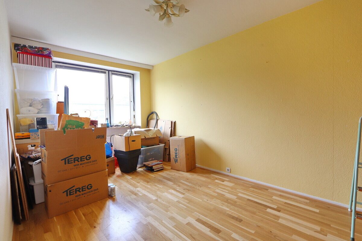 Schlafzimmer Immobilienangebot - Hamburg - Haus_Wohnung - Geräumige 2-Zimmer Wohnung mit Potenzial in Hamburg Farmsen-Berne