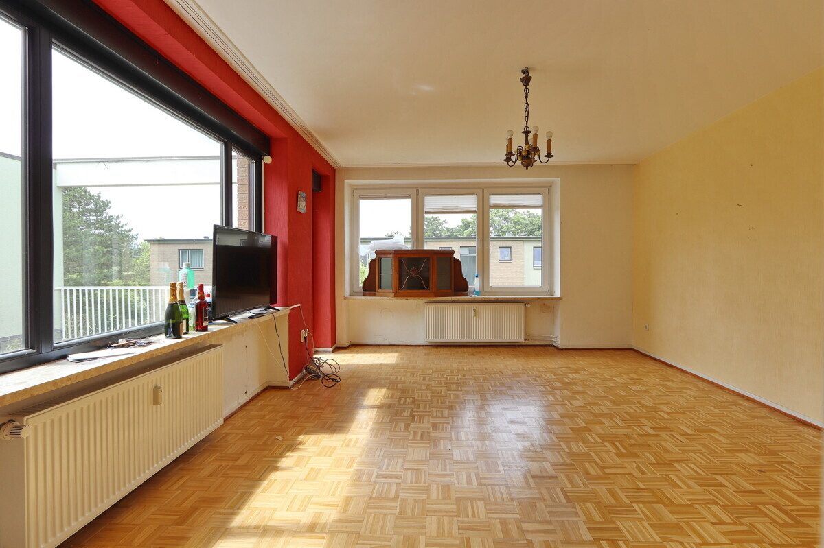 Wohnzimmer Immobilienangebot - Hamburg - Haus_Wohnung - Geräumige 2-Zimmer Wohnung mit Potenzial in Hamburg Farmsen-Berne