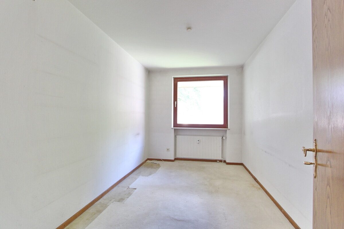 Immobilienangebot - Hamburg - Haus_Wohnung - 3-4-Zimmer-Eigentumswohnung mit großem Balkon und TG-Stellplatz in Hamburg-Wellingsbüttel