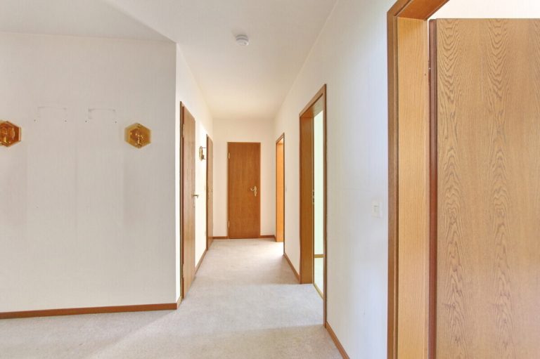Immobilienangebot - Hamburg - Haus_Wohnung - 3-4-Zimmer-Eigentumswohnung mit großem Balkon und TG-Stellplatz in Hamburg-Wellingsbüttel