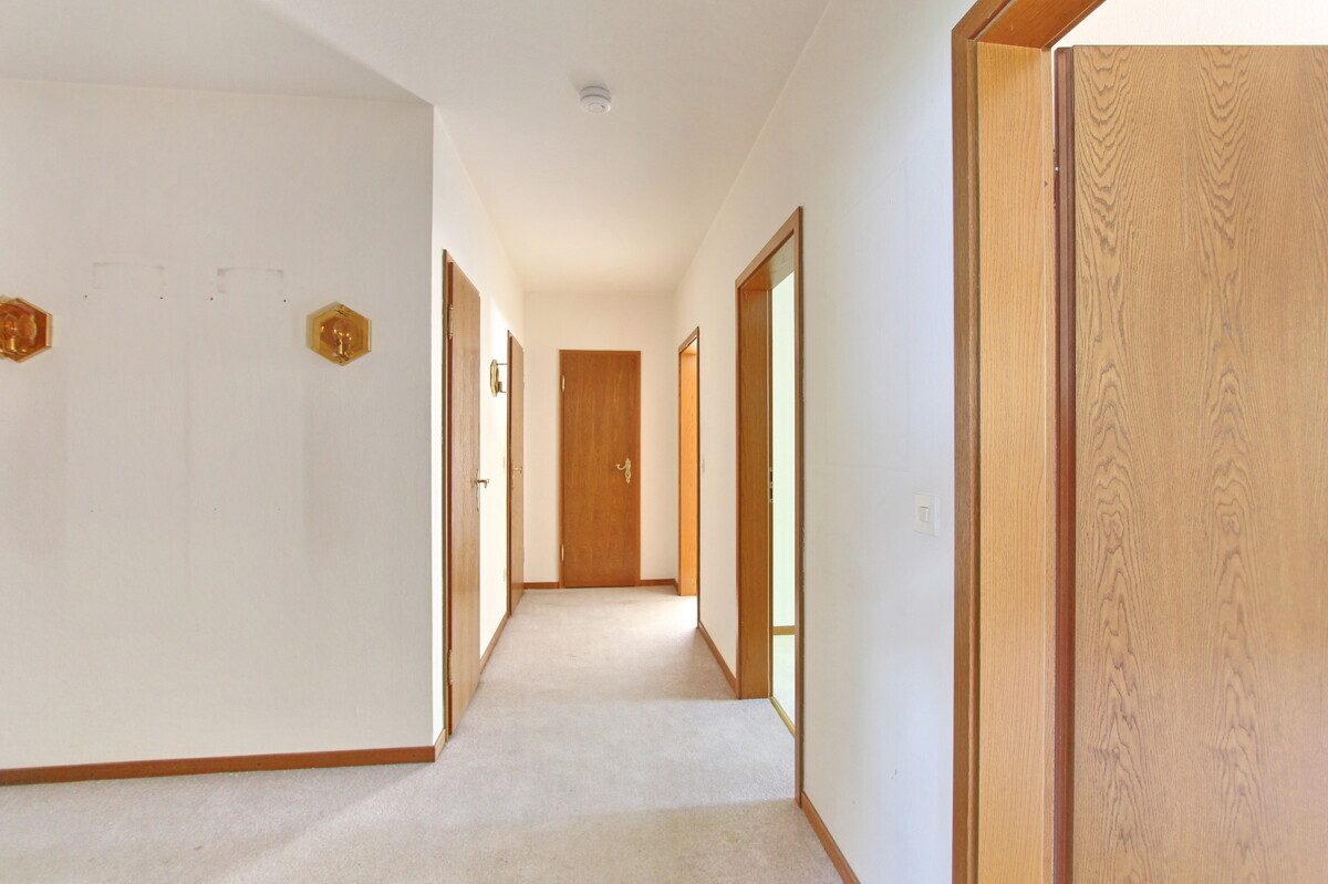 Immobilienangebot - Hamburg - Haus_Wohnung - 3-4-Zimmer-Eigentumswohnung mit großem Balkon und TG-Stellplatz in Hamburg-Wellingsbüttel