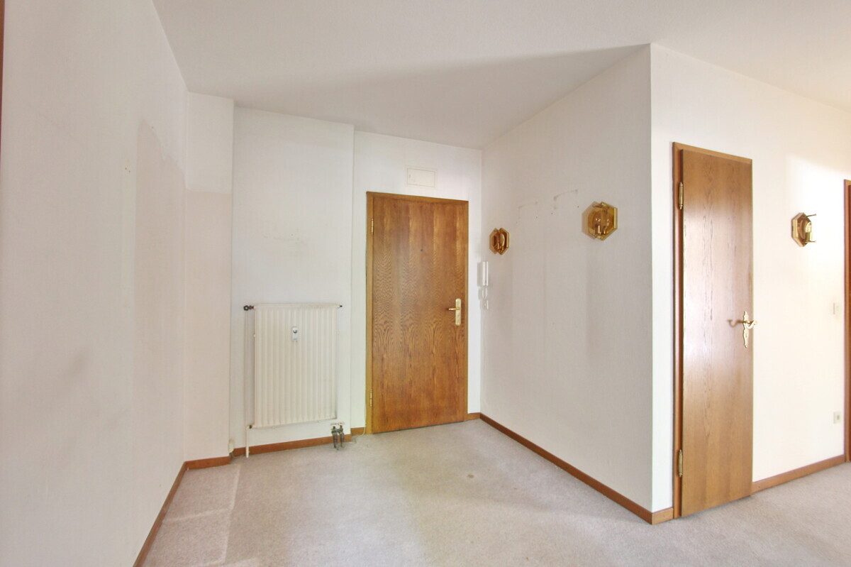 Immobilienangebot - Hamburg - Haus_Wohnung - 3-4-Zimmer-Eigentumswohnung mit großem Balkon und TG-Stellplatz in Hamburg-Wellingsbüttel