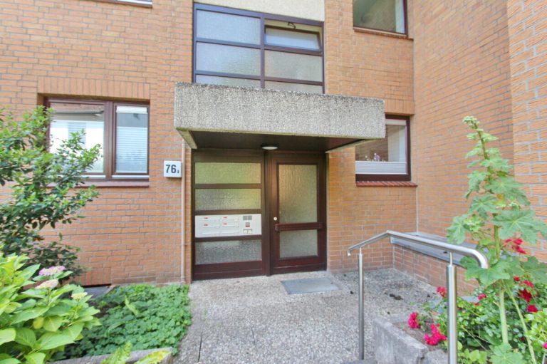 Immobilienangebot - Hamburg - Haus_Wohnung - 3-4-Zimmer-Eigentumswohnung mit großem Balkon und TG-Stellplatz in Hamburg-Wellingsbüttel