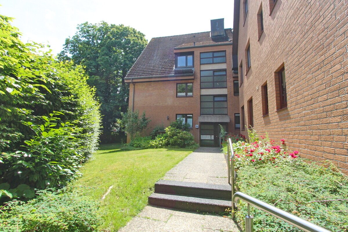 Immobilienangebot - Hamburg - Haus_Wohnung - 3-4-Zimmer-Eigentumswohnung mit großem Balkon und TG-Stellplatz in Hamburg-Wellingsbüttel