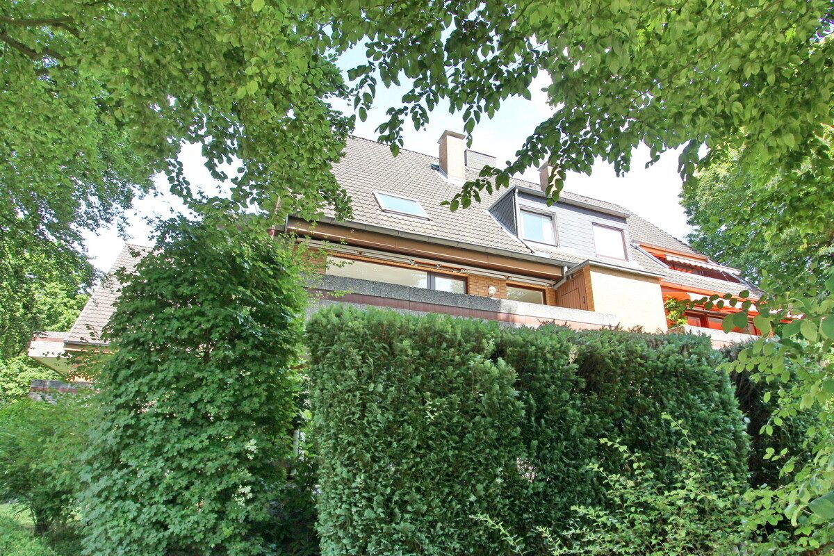 Immobilienangebot - Hamburg - Haus_Wohnung - 3-4-Zimmer-Eigentumswohnung mit großem Balkon und TG-Stellplatz in Hamburg-Wellingsbüttel