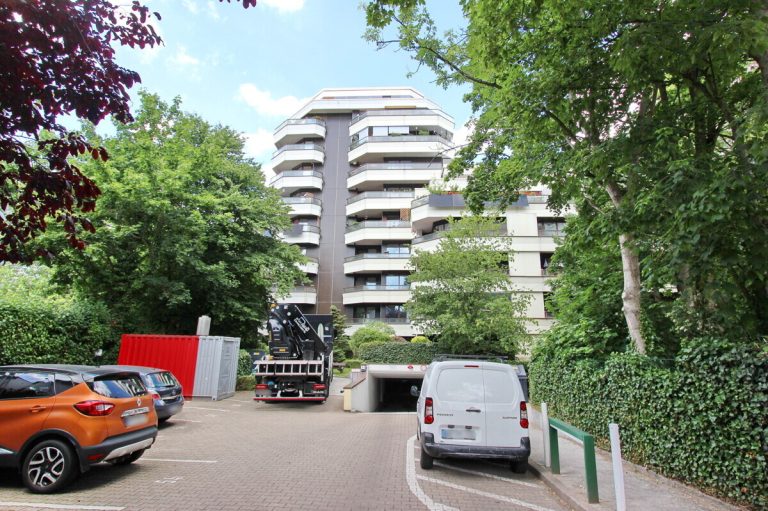 Immobilienangebot - Hamburg - Haus_Wohnung - Moderne 3-Zimmer-Wohnung mit 2 Balkonen & Seeblick in Hamburg-Wandsbek