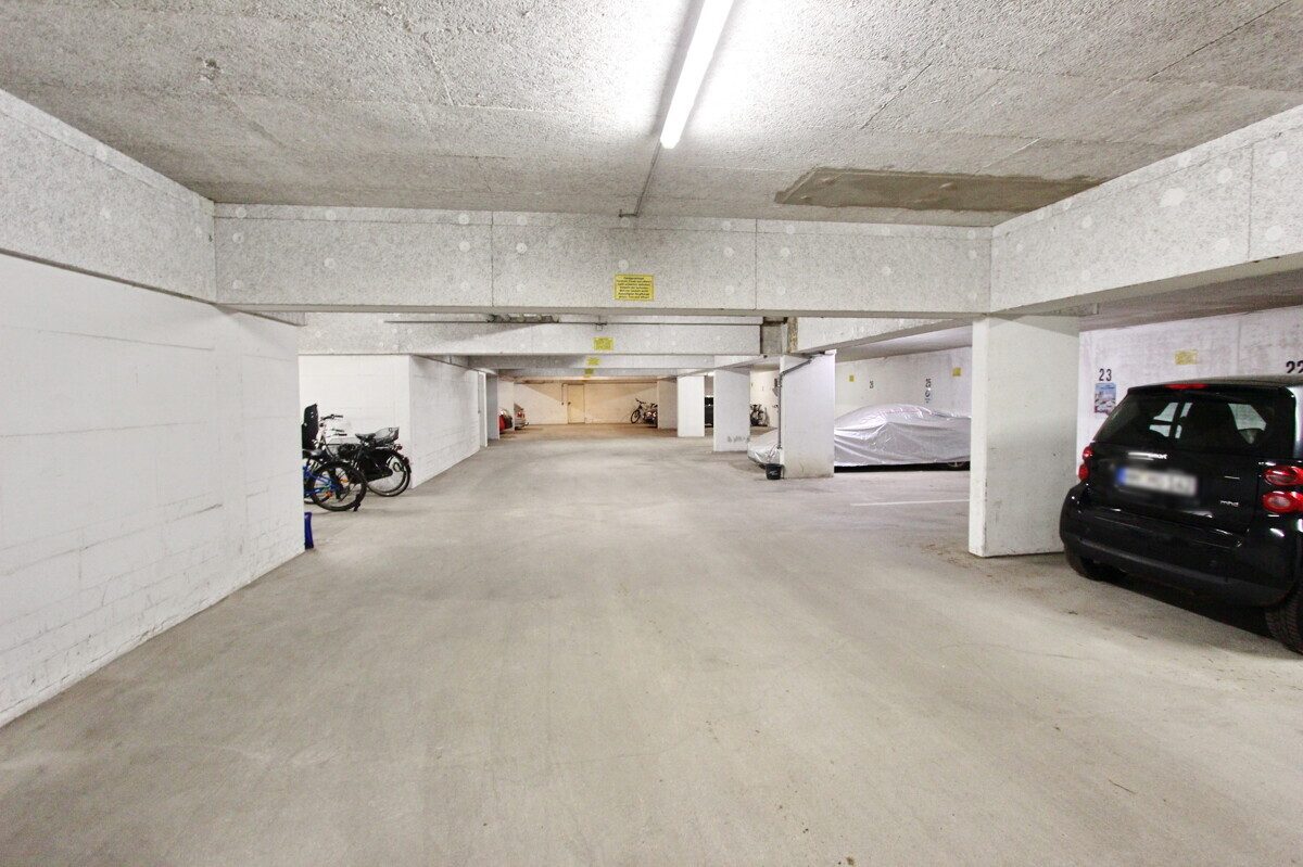 Garagenansicht Immobilienangebot - Hamburg - Alle - Direkt am UKE - Tiefgaragenstellplatz in ruhiger Lage von Hamburg-Lokstedt