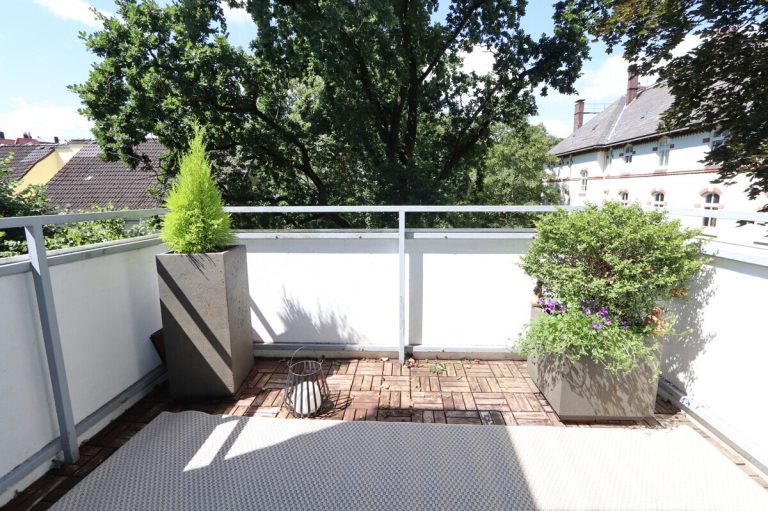 Immobilienangebot - Hamburg - Haus_Wohnung - Gepflegte Zwei-Zimmer-Eigentumswohnung in Hamburg Eppendorf mit Balkon
