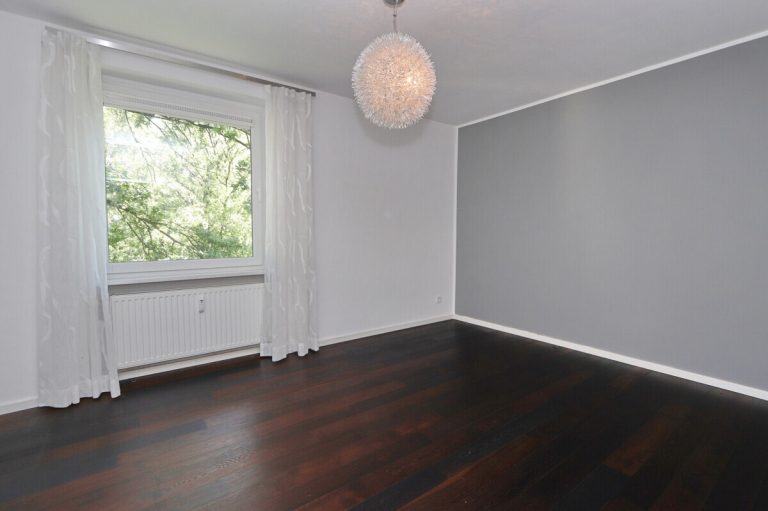 Immobilienangebot - Hamburg - Haus_Wohnung - Gepflegte Zwei-Zimmer-Eigentumswohnung in Hamburg Eppendorf mit Balkon