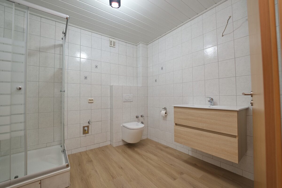Immobilienangebot - Wiemersdorf - Haus_Wohnung - Charmante Doppelhaushälfte mit Wintergarten – umfassend renoviert in Wiemersdorf