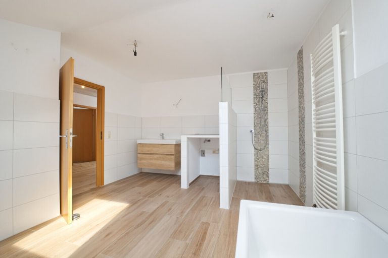 Immobilienangebot - Wiemersdorf - Haus_Wohnung - Charmante Doppelhaushälfte mit Wintergarten – umfassend renoviert in Wiemersdorf