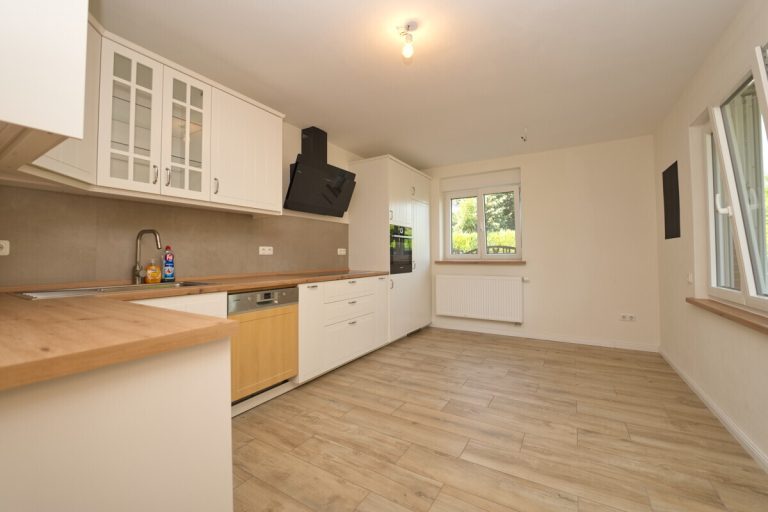 Immobilienangebot - Wiemersdorf - Haus_Wohnung - Charmante Doppelhaushälfte mit Wintergarten – umfassend renoviert in Wiemersdorf