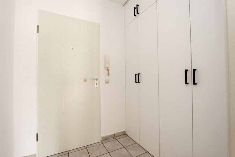 Immobilienangebot - Norderstedt - Haus_Wohnung - Perfekt für Singles - 1,5-Zi-Wohnung mit großem Balkon & TG-Stellplatz in Norderstedt-Garstedt