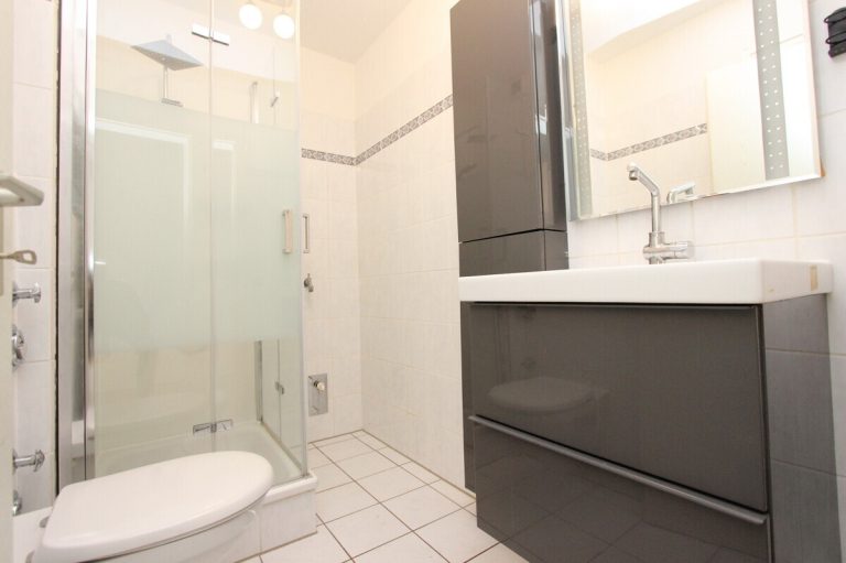 Immobilienangebot - Norderstedt - Haus_Wohnung - Perfekt für Singles - 1,5-Zi-Wohnung mit großem Balkon & TG-Stellplatz in Norderstedt-Garstedt