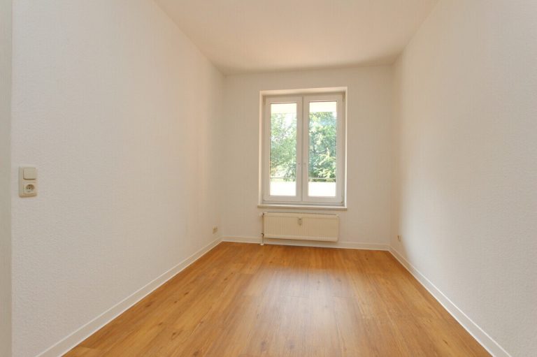 Immobilienangebot - Norderstedt - Haus_Wohnung - Perfekt für Singles - 1,5-Zi-Wohnung mit großem Balkon & TG-Stellplatz in Norderstedt-Garstedt