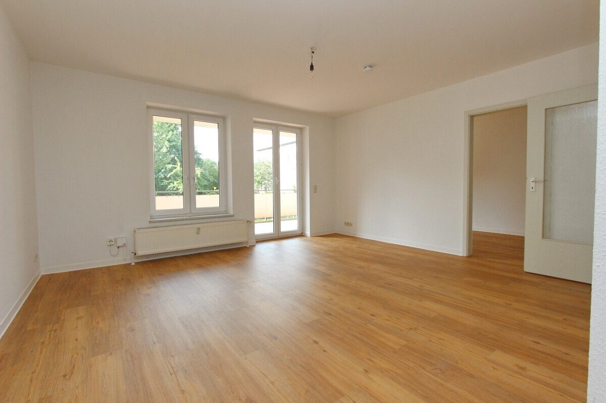 Immobilienangebot - Norderstedt - Haus_Wohnung - Perfekt für Singles - 1,5-Zi-Wohnung mit großem Balkon & TG-Stellplatz in Norderstedt-Garstedt