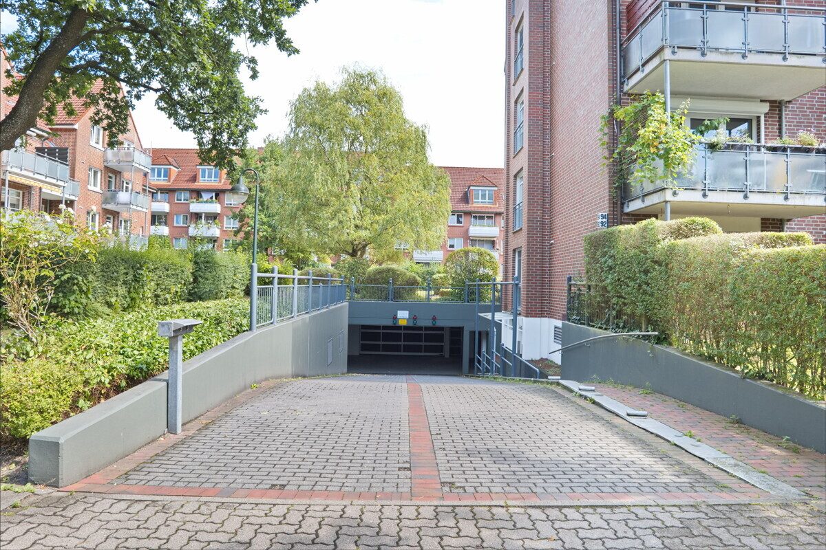 Immobilienangebot - Norderstedt - Haus_Wohnung - Zentrale 2 Zi. Wohnung mit TG-Stellplatz in Norderstedt