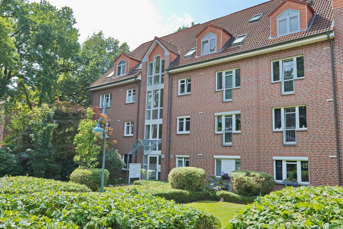 Immobilienangebot - Norderstedt - Haus_Wohnung - Zentrale 2 Zi. Wohnung mit TG-Stellplatz in Norderstedt