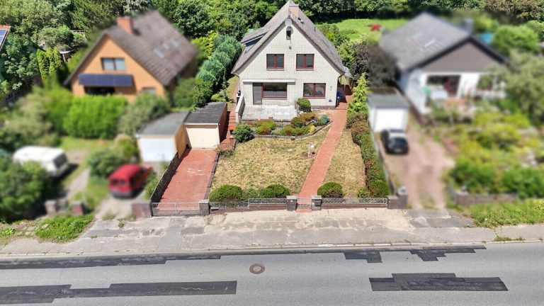 Immobilienangebot - Kisdorf - Haus_Wohnung - Zweifamilienhaus auf großzügigem Grundstück – Ihr Sanierungsprojekt mit viel Potenzial in Kisdorf