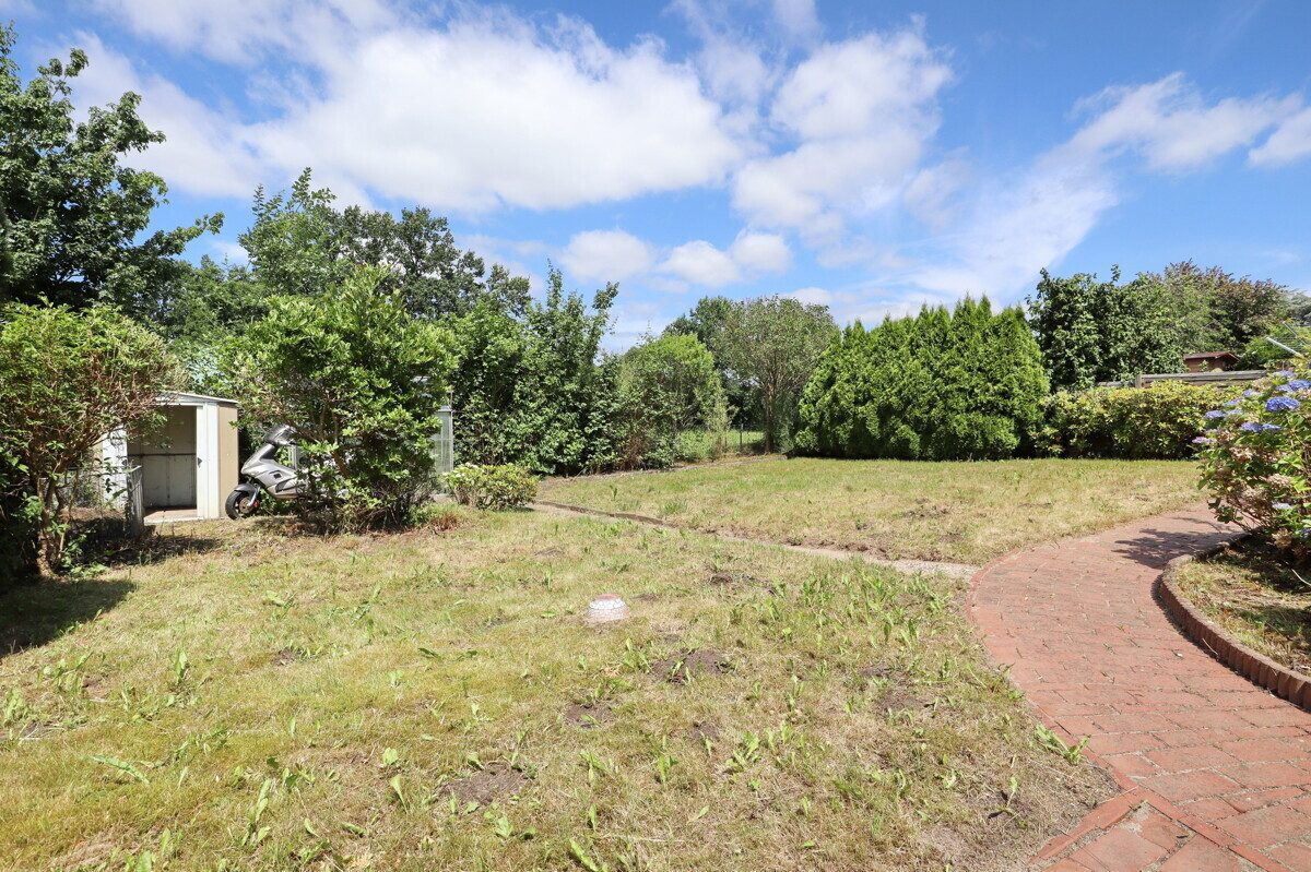 Immobilienangebot - Kisdorf - Haus_Wohnung - Zweifamilienhaus auf großzügigem Grundstück – Ihr Sanierungsprojekt mit viel Potenzial in Kisdorf