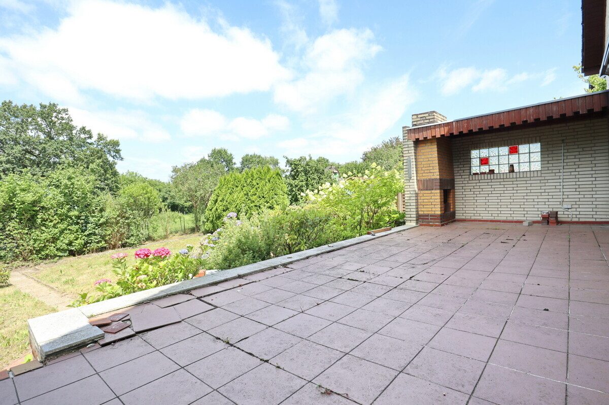 Immobilienangebot - Kisdorf - Haus_Wohnung - Zweifamilienhaus auf großzügigem Grundstück – Ihr Sanierungsprojekt mit viel Potenzial in Kisdorf