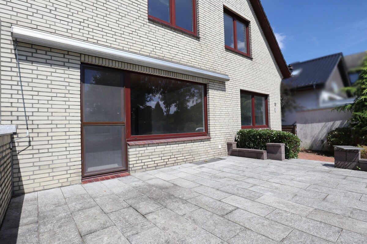Immobilienangebot - Kisdorf - Haus_Wohnung - Zweifamilienhaus auf großzügigem Grundstück – Ihr Sanierungsprojekt mit viel Potenzial in Kisdorf