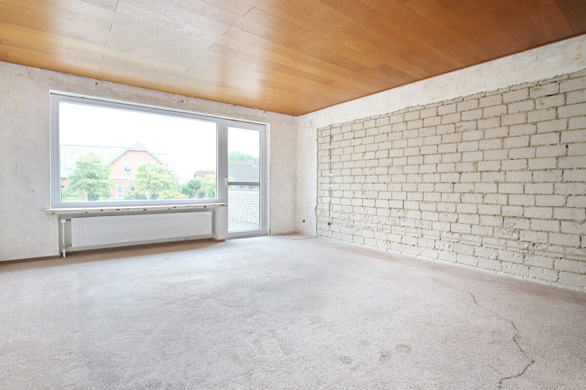Immobilienangebot - Kisdorf - Haus_Wohnung - Zweifamilienhaus auf großzügigem Grundstück – Ihr Sanierungsprojekt mit viel Potenzial in Kisdorf