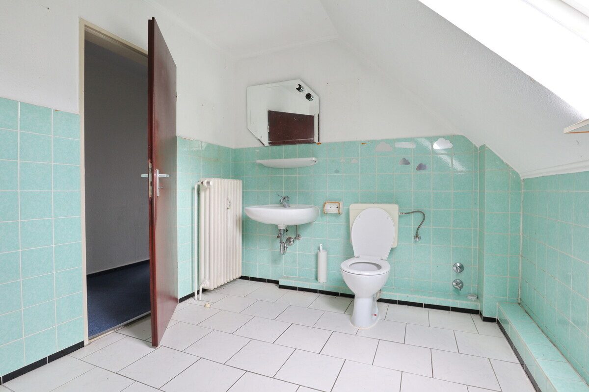 Immobilienangebot - Kisdorf - Haus_Wohnung - Zweifamilienhaus auf großzügigem Grundstück – Ihr Sanierungsprojekt mit viel Potenzial in Kisdorf