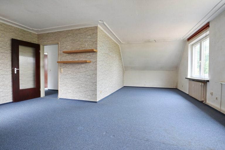 Immobilienangebot - Kisdorf - Haus_Wohnung - Zweifamilienhaus auf großzügigem Grundstück – Ihr Sanierungsprojekt mit viel Potenzial in Kisdorf