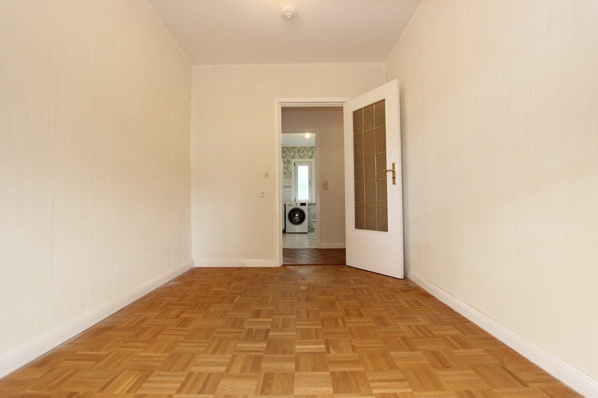 Immobilienangebot - Hamburg - Haus_Wohnung - Geräumige 2 1/2-Zimmer-Wohnung mit Balkon in ruhiger Wohnlage von Hamburg-Eidelstedt