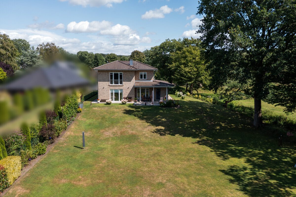 Rückansicht Immobilienangebot - Winsen - Haus_Wohnung - Winsen - Ein Traumhaus in Feldrandlage im Speckgürtel Hamburgs